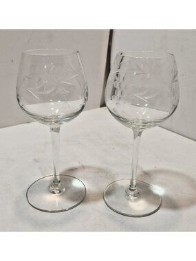 Vtg Set of 2 Crystal Wine Glass 6" Tall x 2 1/2" Wide Clear Floral Grapes